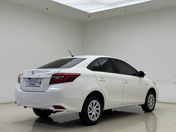 Фото 6 - Toyota Vios