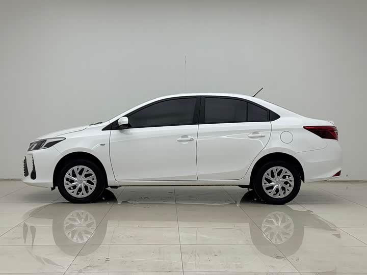 Фото 7 - Toyota Vios