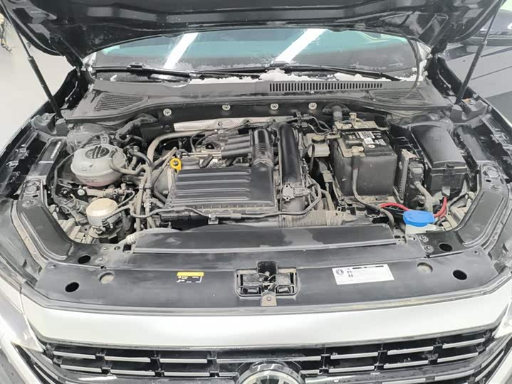 Фото 10 - Volkswagen Passat