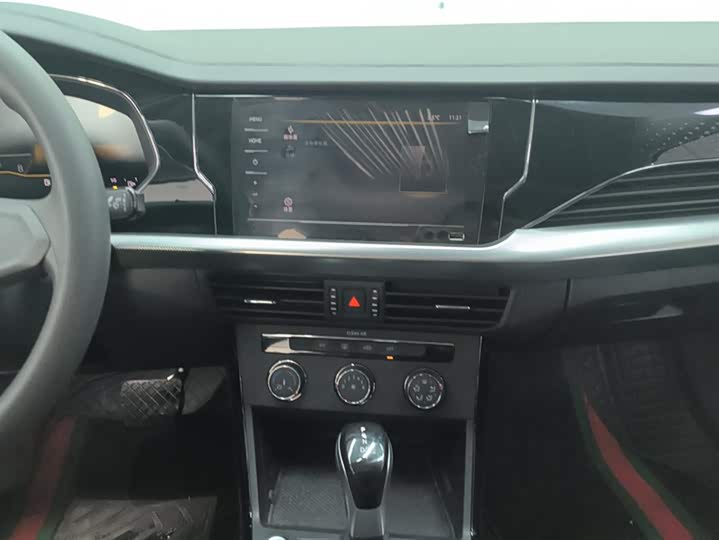 Фото 13 - Volkswagen Passat