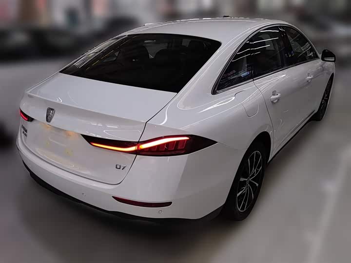 Фото 12 - Roewe D7