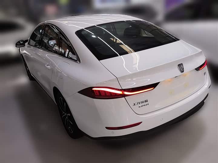 Фото 9 - Roewe D7