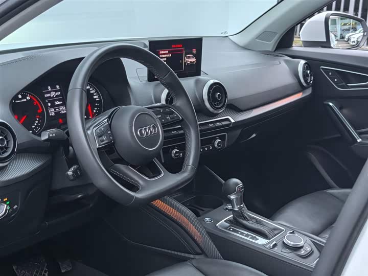 Фото 15 - Audi Q2L