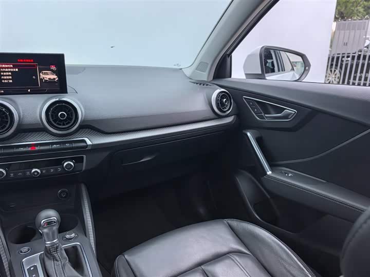 Фото 17 - Audi Q2L