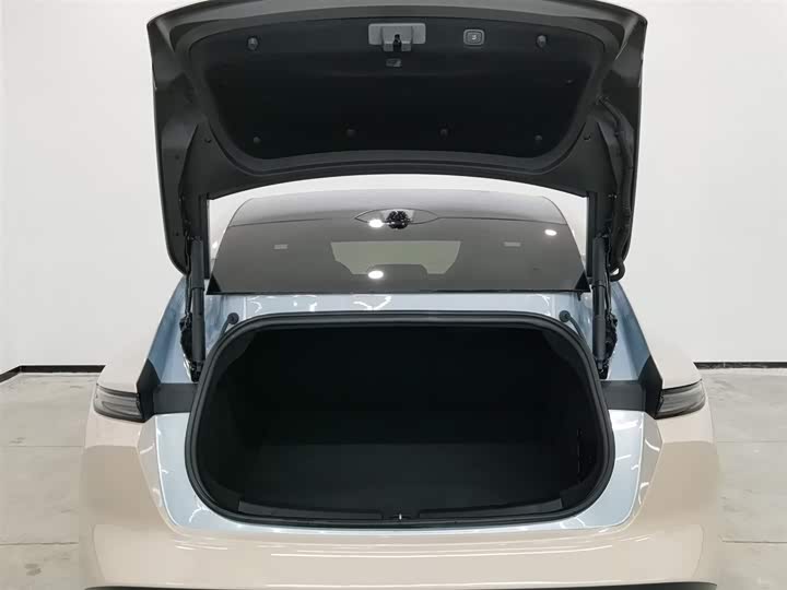 Фото 16 - Nio ET5