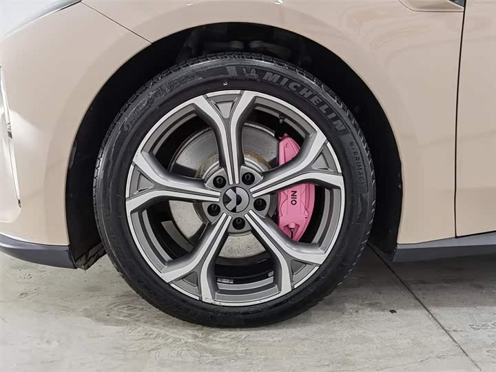 Фото 17 - Nio ET5