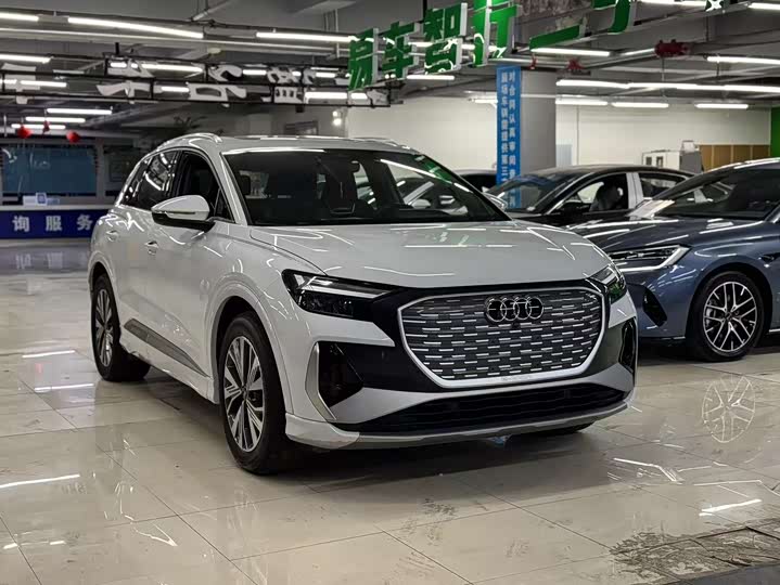 Фото 1 - Audi Q4 e-tron