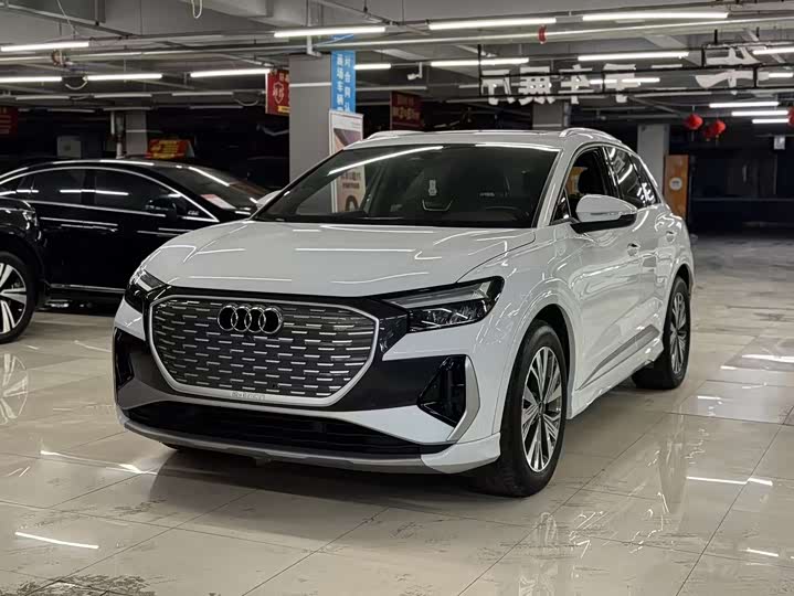 Фото 2 - Audi Q4 e-tron