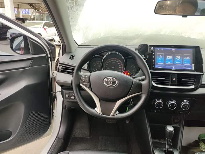 Фото 11 - Toyota Vios