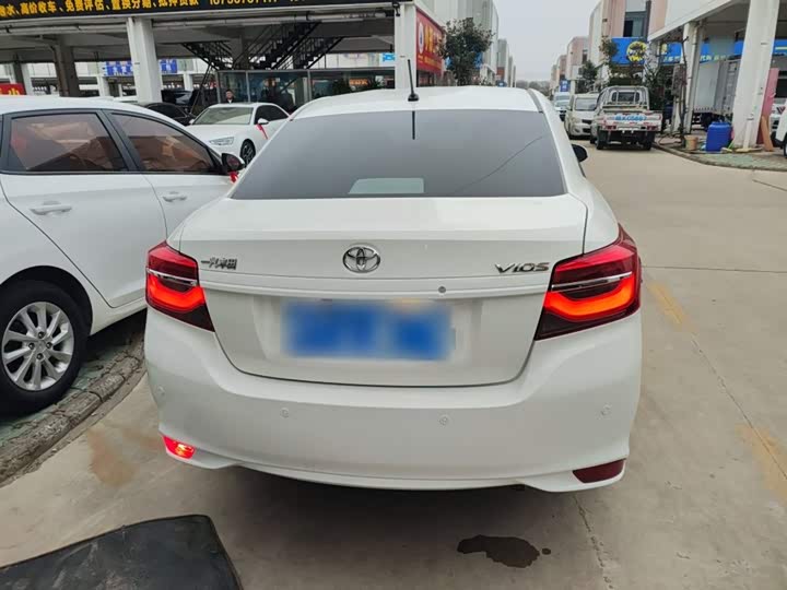 Фото 6 - Toyota Vios