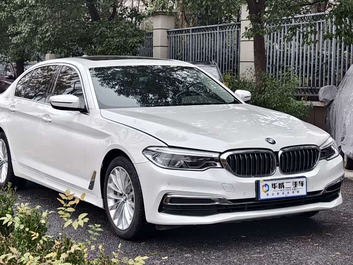Фото 3 - BMW 5 Series
