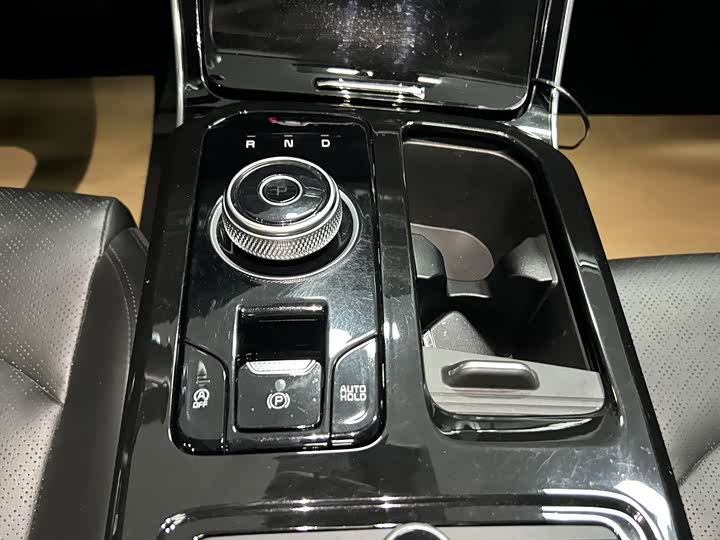 Фото 12 - Kia K5