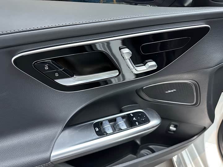 Фото 17 - Mercedes-Benz C-Class