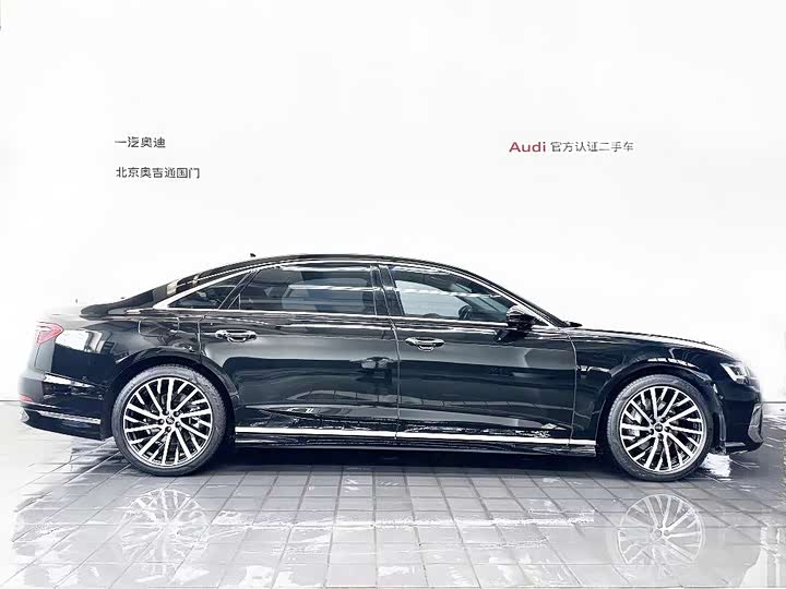 Фото 3 - Audi A8