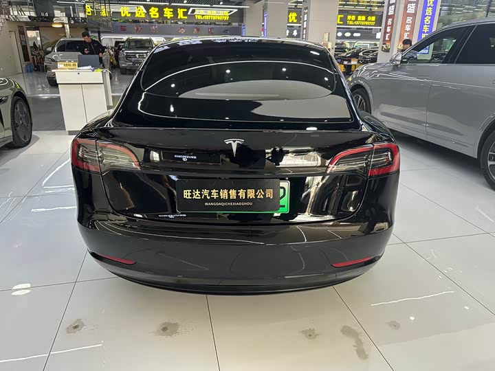 Фото 15 - Tesla Model 3