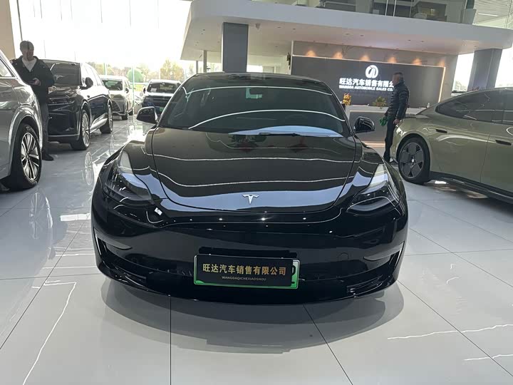 Фото 2 - Tesla Model 3