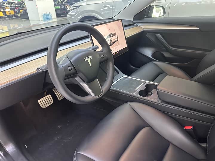 Фото 7 - Tesla Model 3