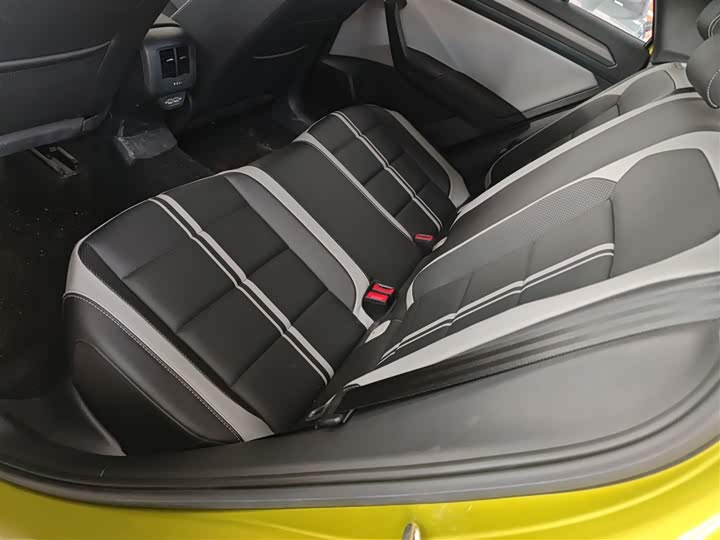 Фото 14 - Volkswagen T-Roc