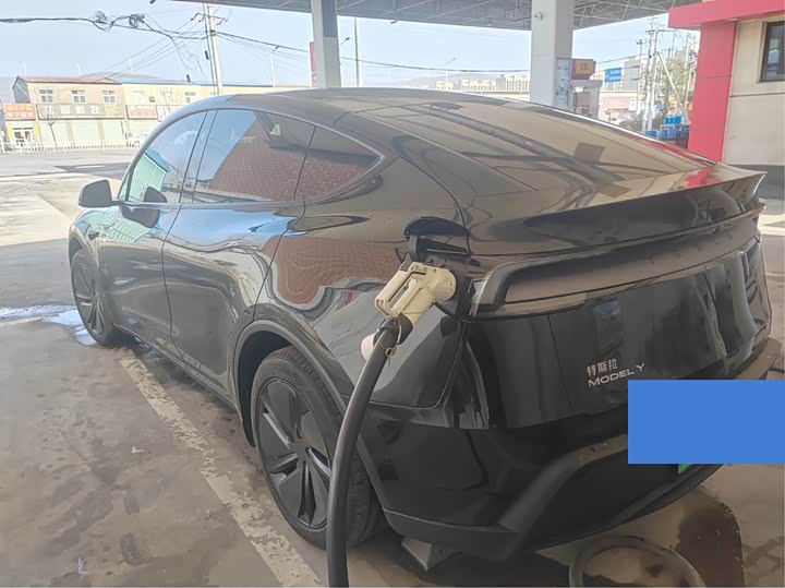 Фото 3 - Tesla Model Y