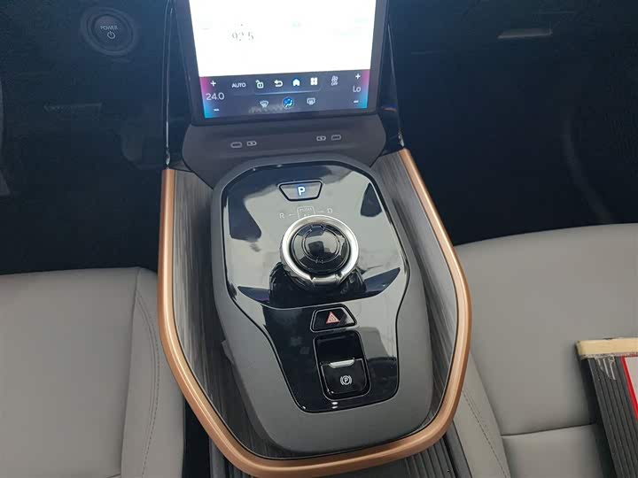 Фото 14 - Toyota bZ3