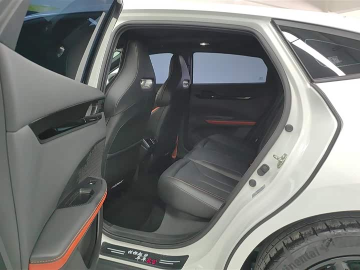 Фото 11 - Changan UNI-V