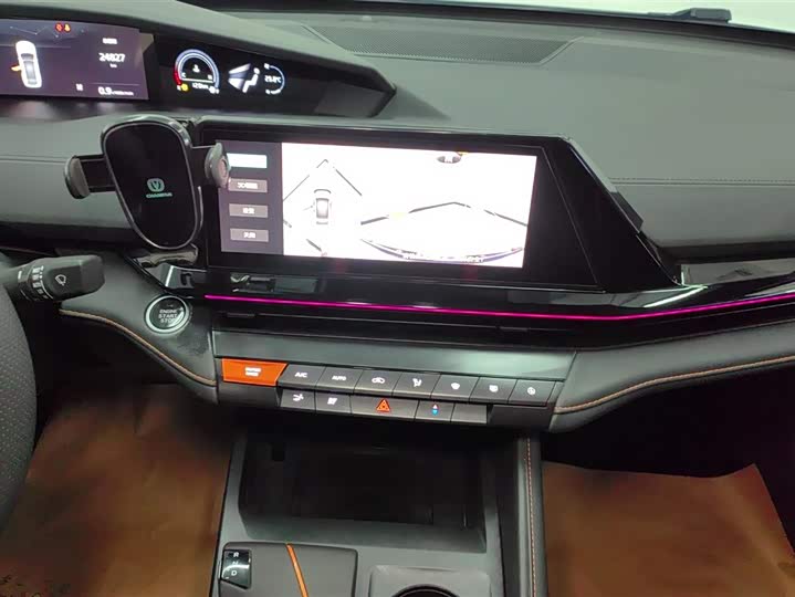 Фото 14 - Changan UNI-V