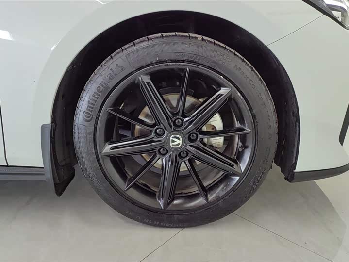 Фото 4 - Changan UNI-V