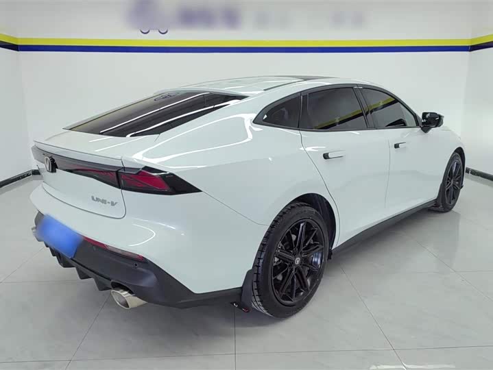 Фото 6 - Changan UNI-V