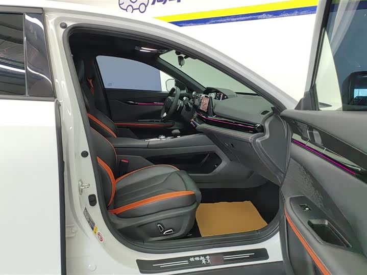 Фото 7 - Changan UNI-V