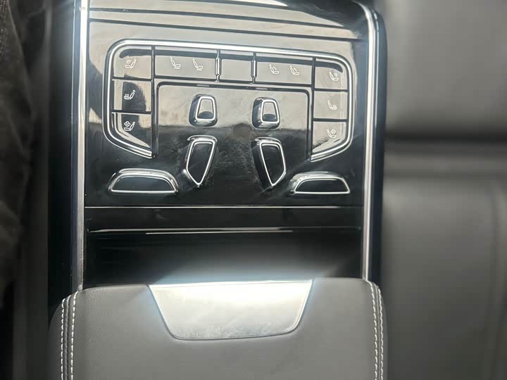 Фото 11 - Hongqi H9