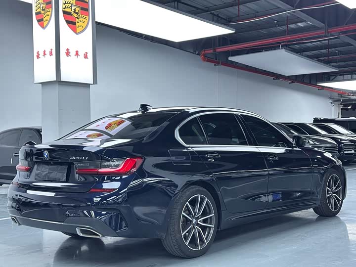 Фото 19 - BMW 3 Series