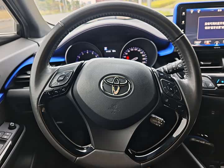 Фото 10 - Toyota Izoa