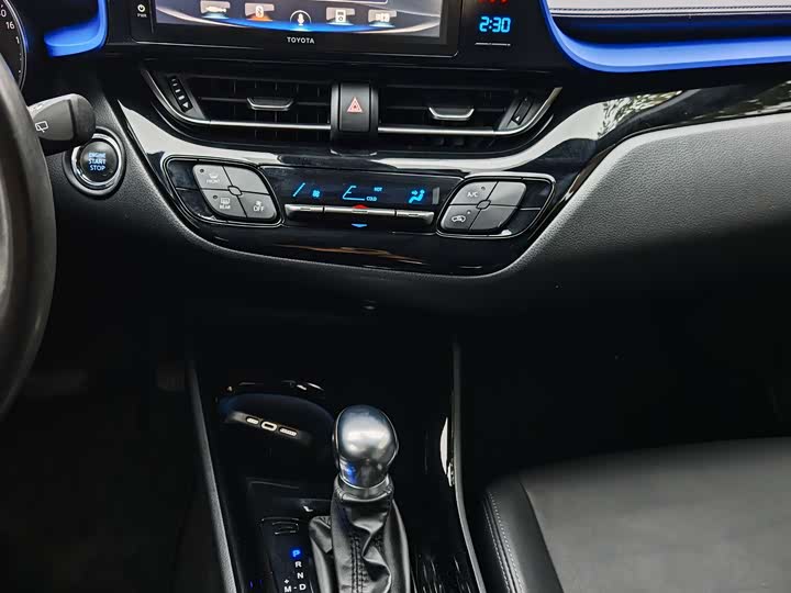 Фото 12 - Toyota Izoa