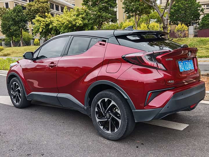 Фото 6 - Toyota Izoa