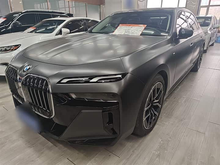 Фото 2 - BMW 7 Series