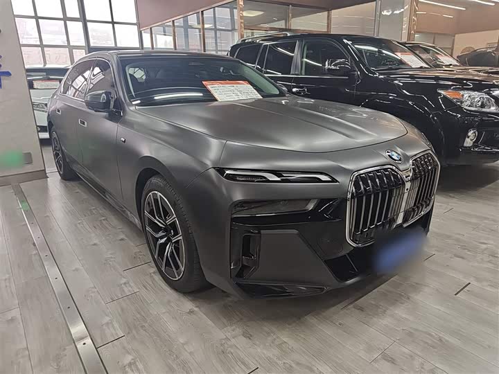 Фото 4 - BMW 7 Series