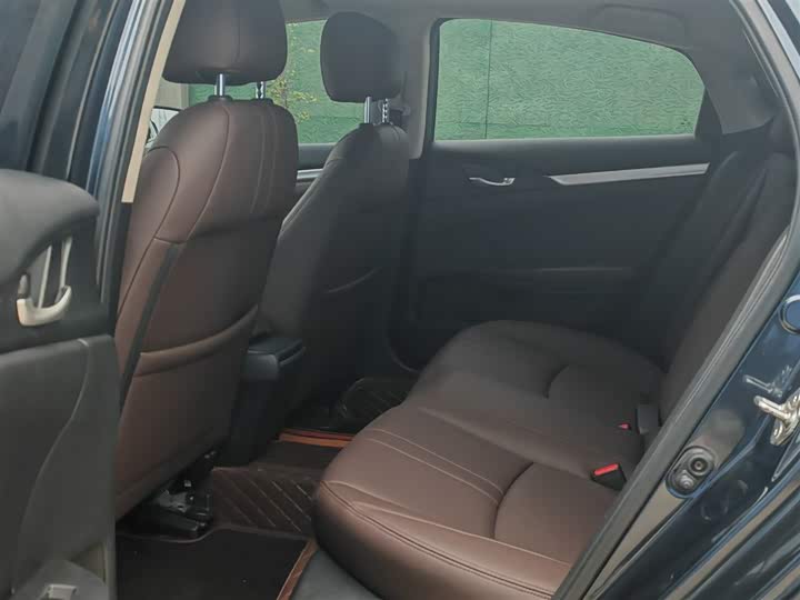 Фото 10 - Honda Civic