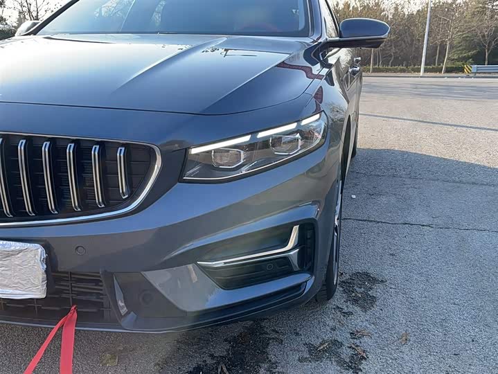 Фото 3 - Geely Preface