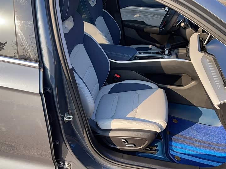 Фото 4 - Geely Preface