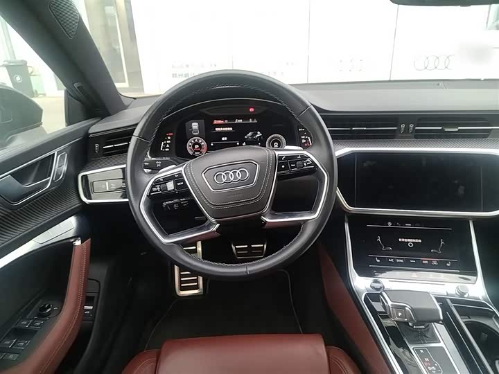 Фото 3 - Audi A7L