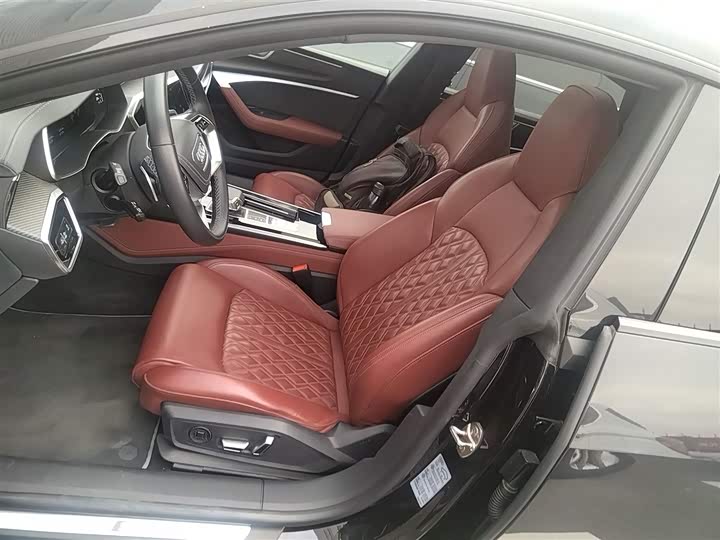 Фото 7 - Audi A7L