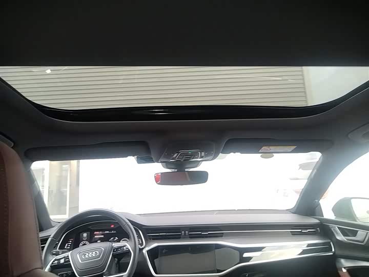 Фото 8 - Audi A7L