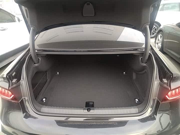 Фото 9 - Audi A7L