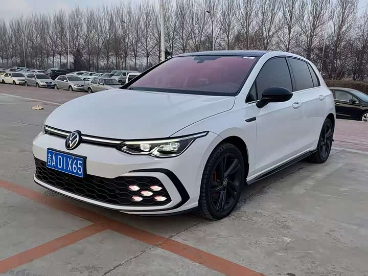 Фото 1 - Volkswagen Golf