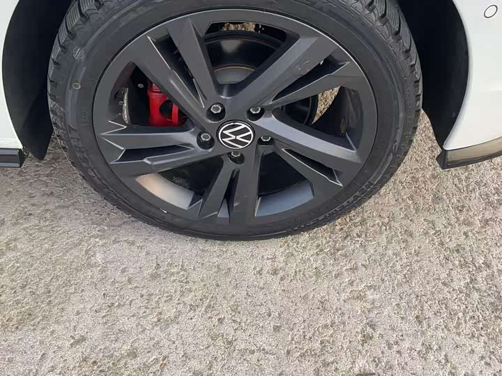 Фото 11 - Volkswagen Golf