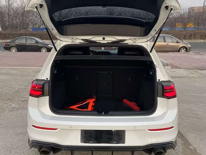 Фото 13 - Volkswagen Golf