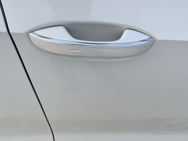 Фото 16 - Volkswagen Golf