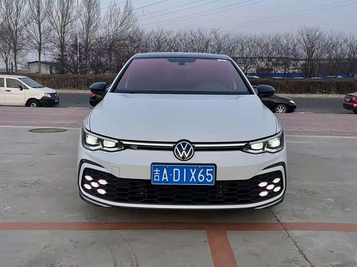 Фото 2 - Volkswagen Golf