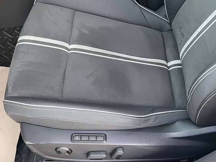 Фото 20 - Volkswagen Golf