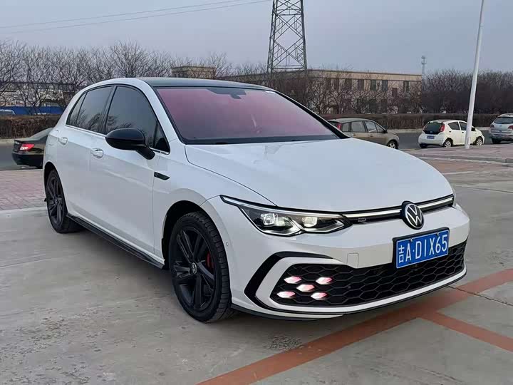 Фото 3 - Volkswagen Golf